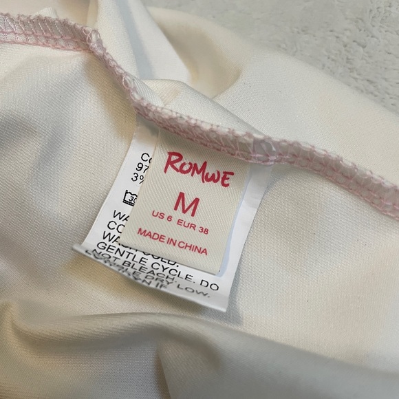 Floral Mini Dress ‼️FREE w/ purchase of an item of equal or higher value‼️ - Picture 6 of 6